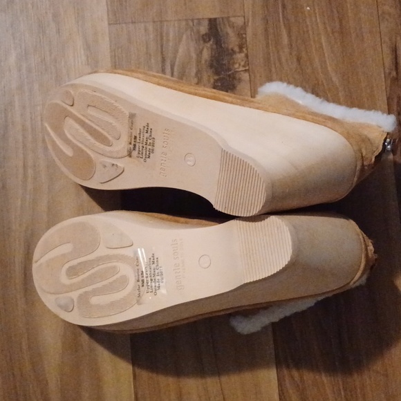 Gentle Souls Boots Looks well kept!!!/ There is No box - Picture 3 of 3